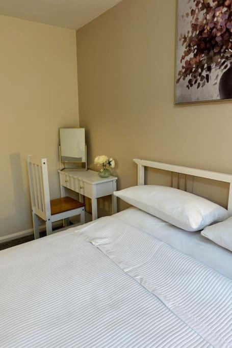 Stylish 2 Bedrooms Flat In A Quiet Cul-De-Sac Area, Near Sheffield City Centre With Free Parking Bagian luar foto