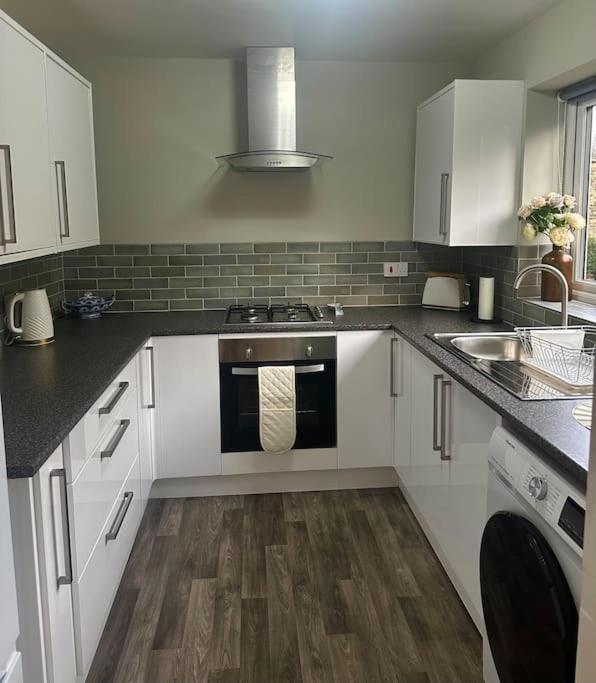 Stylish 2 Bedrooms Flat In A Quiet Cul-De-Sac Area, Near Sheffield City Centre With Free Parking Bagian luar foto